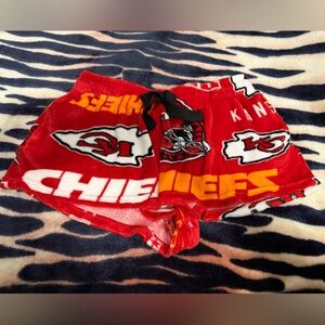 Kansas City Chiefs Women's Red Fleece Shorts XL